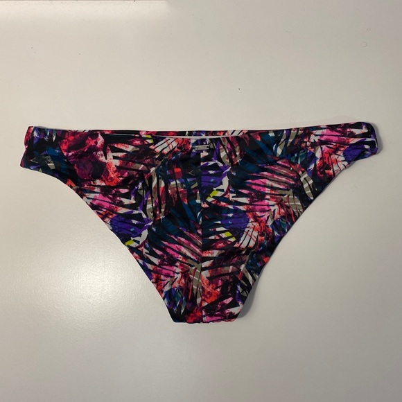 PINK Bikini! - Picture 6 of 6